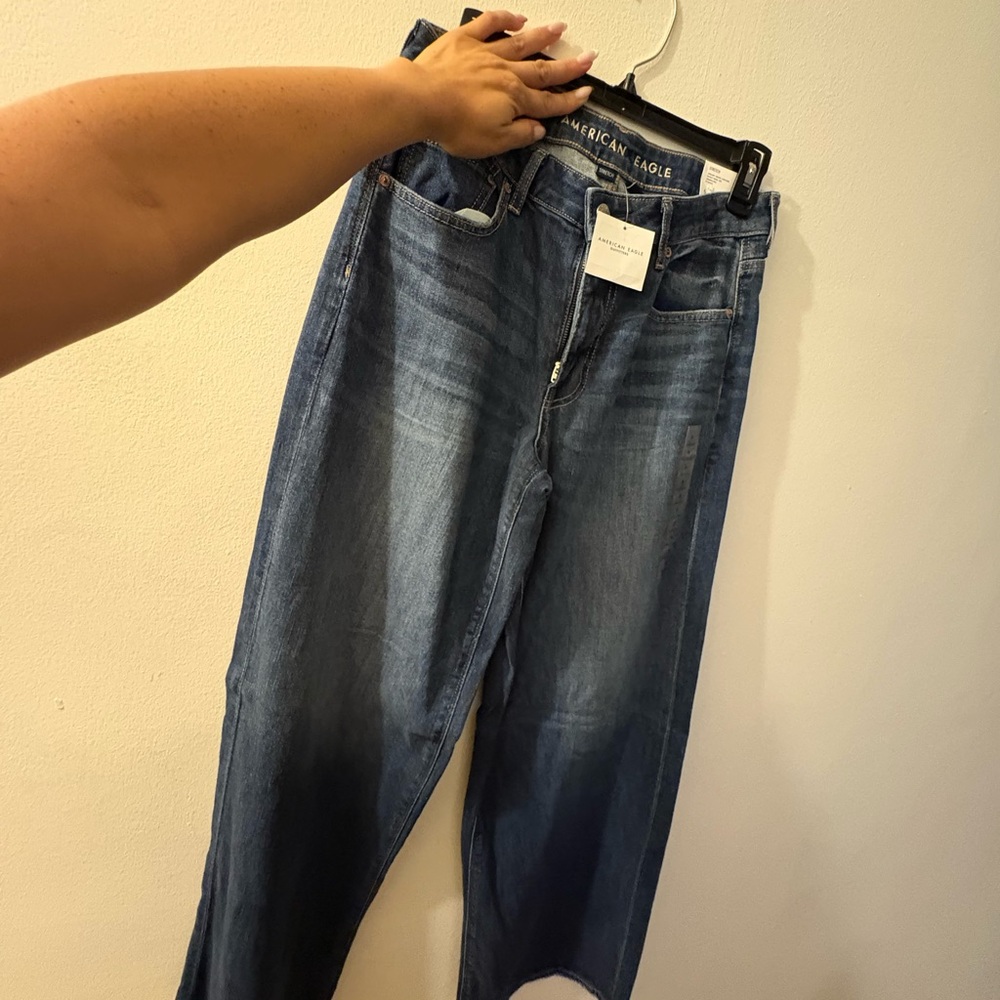 American Eagle Outfitters Women's Dark Blue Cropped Jeans